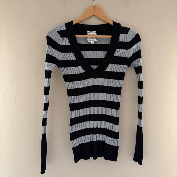 Pink Rose Sweaters - Y2K Women Striped Fitted Sweater Knit Top Size M Elena Bella Swan Deep V Neck